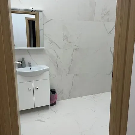 Apt. N. 3 * Milan